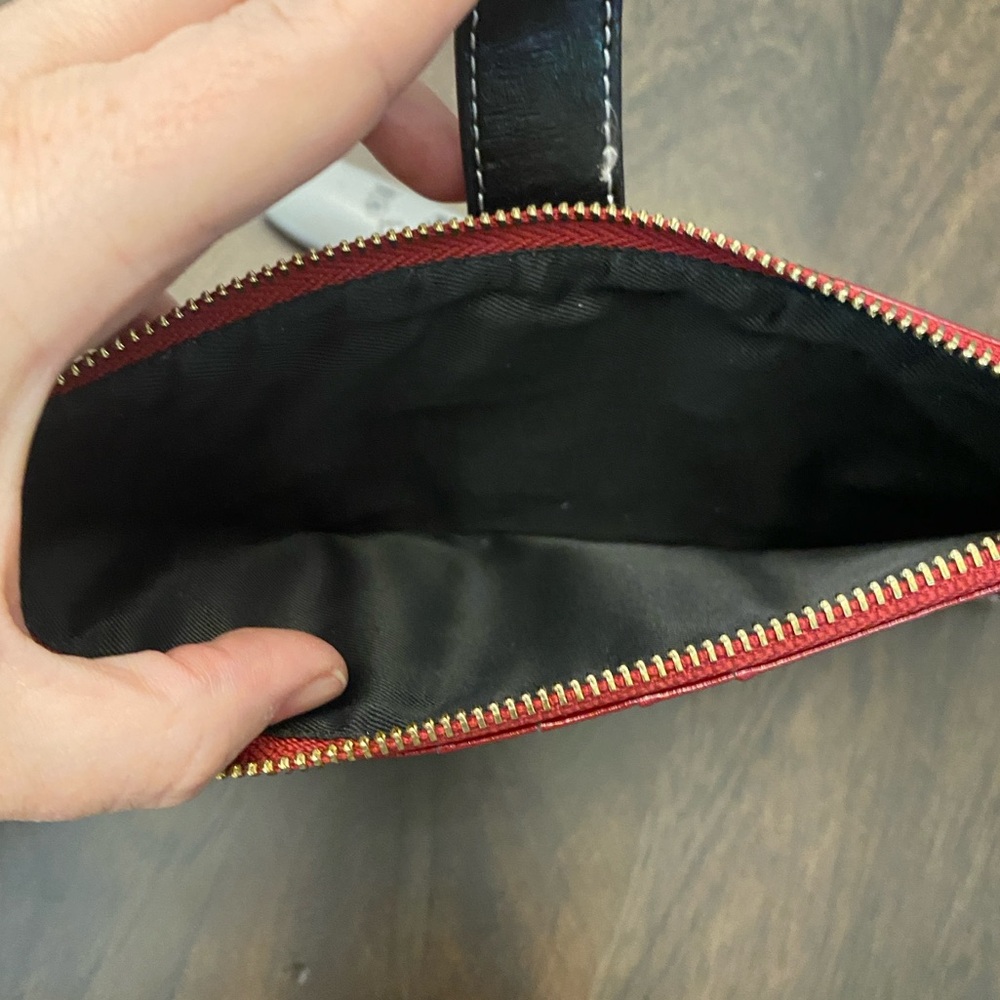 AnDoilt Red Wallet with Black Accent - Picture 7 of 7